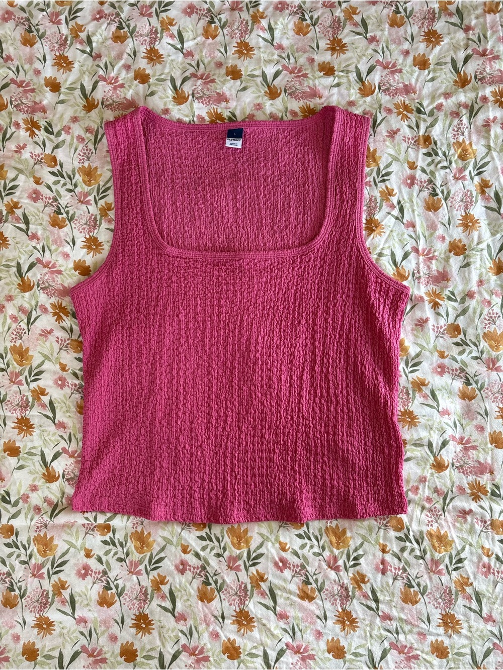 Old Navy Vibrant Pink Square Neck Size Large Tank Top Going Out Summer Party